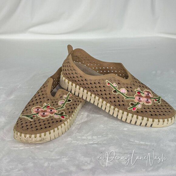Ilse Jacobsen Perforated Tulip Slip-On Shoes Floral Appliqué EU 41 US 10.5-11 - Picture 9 of 11